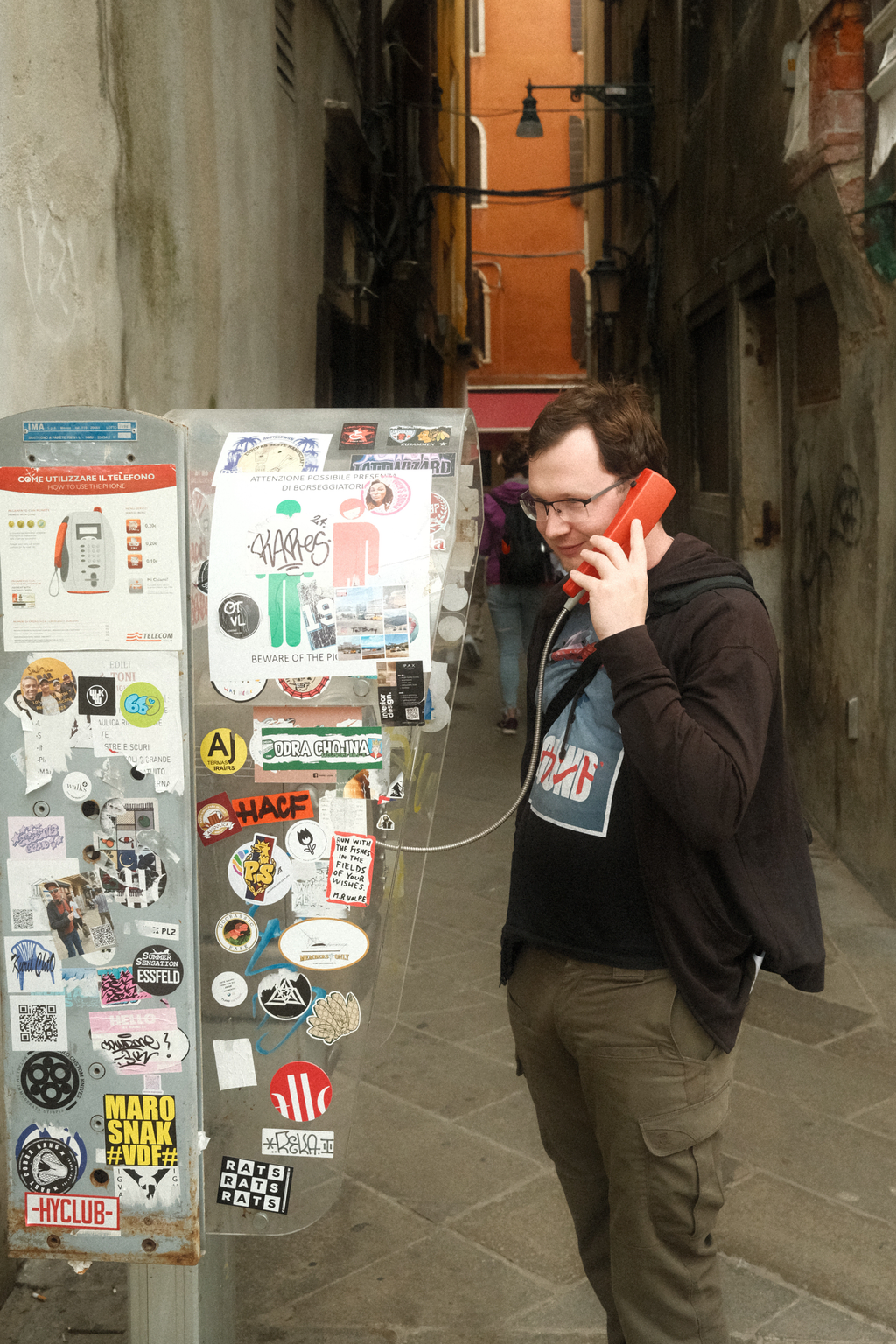 Nick on a Venecian payphone