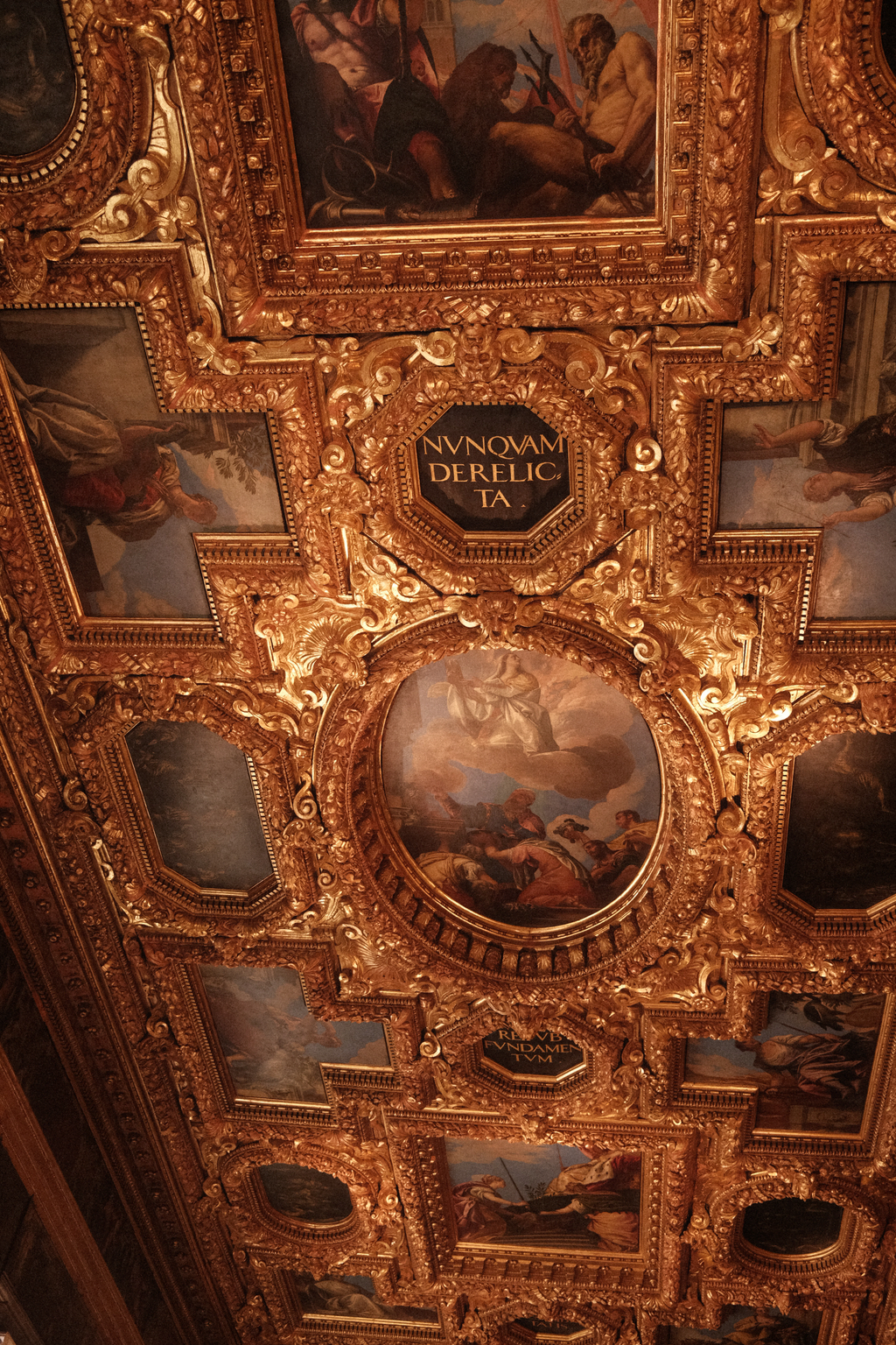 Murals on the ceiling of the Chamber of the Senate