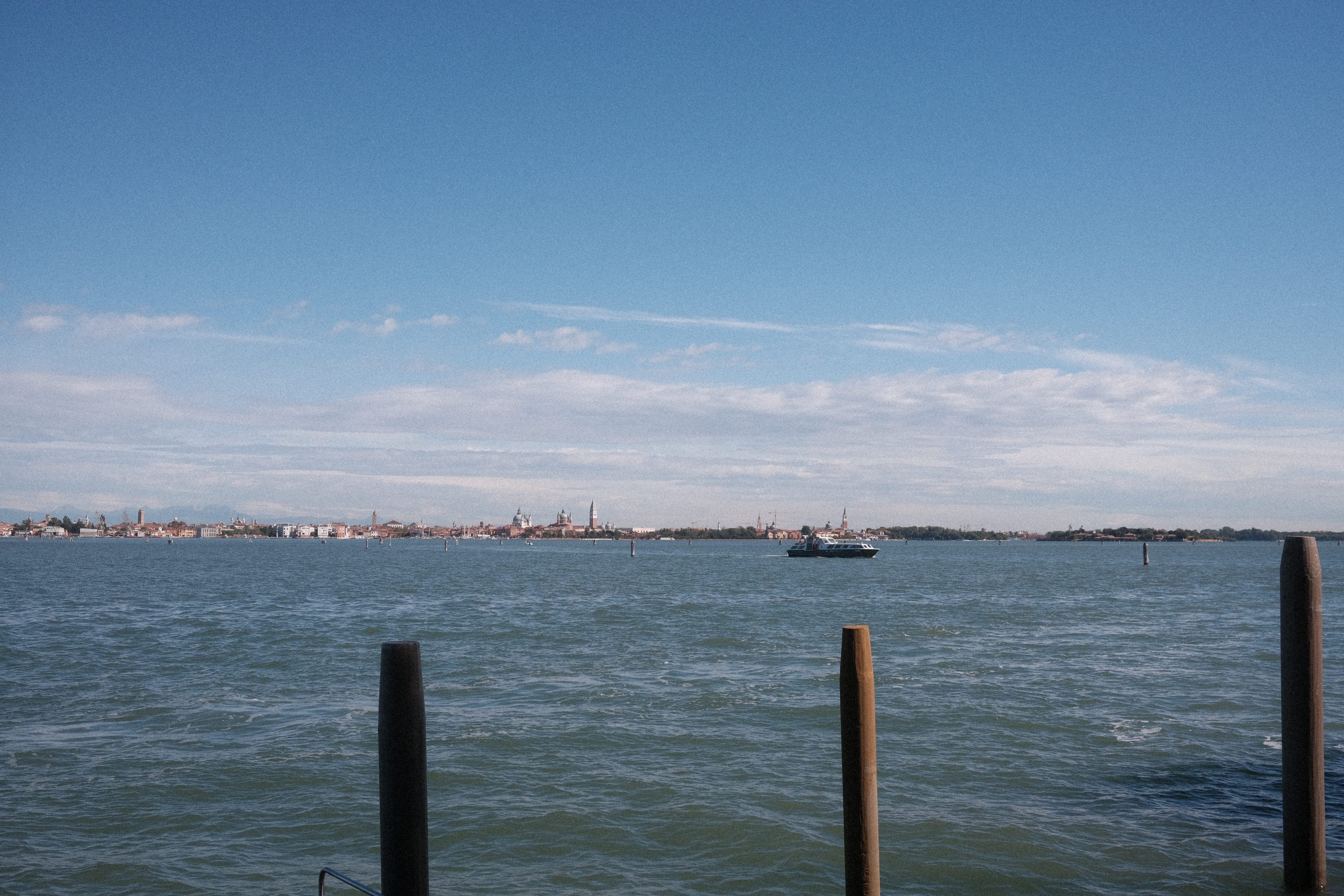 A shuttle following the route back from Venice towards the JW docks