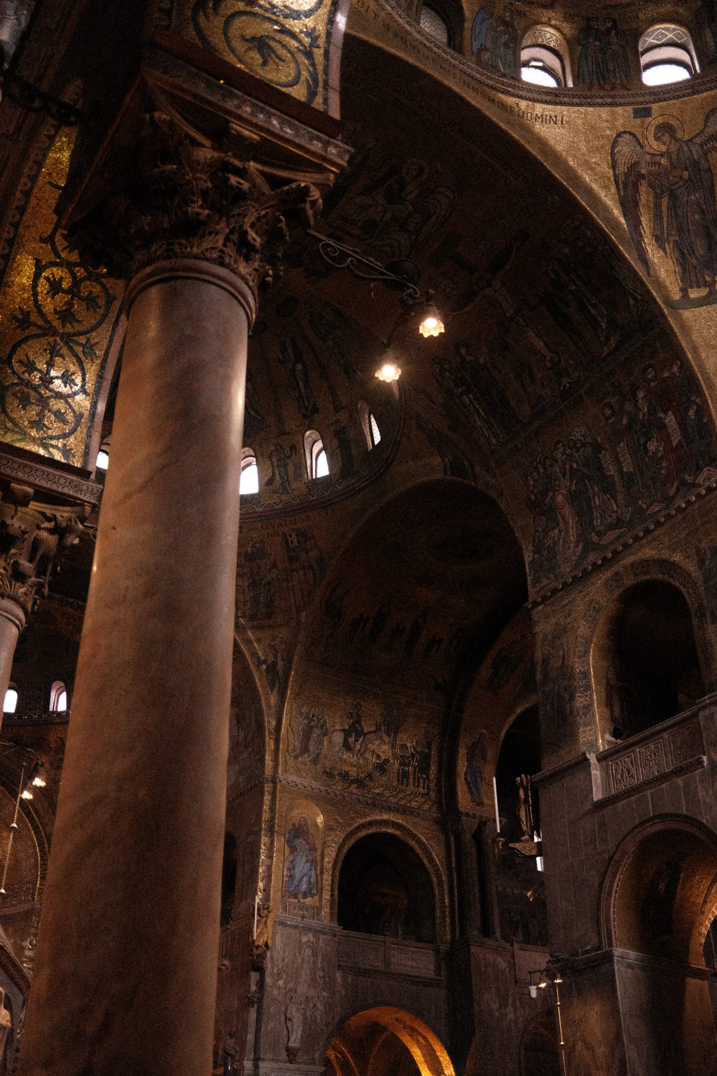 Structures inside of the Basicila di San Marco