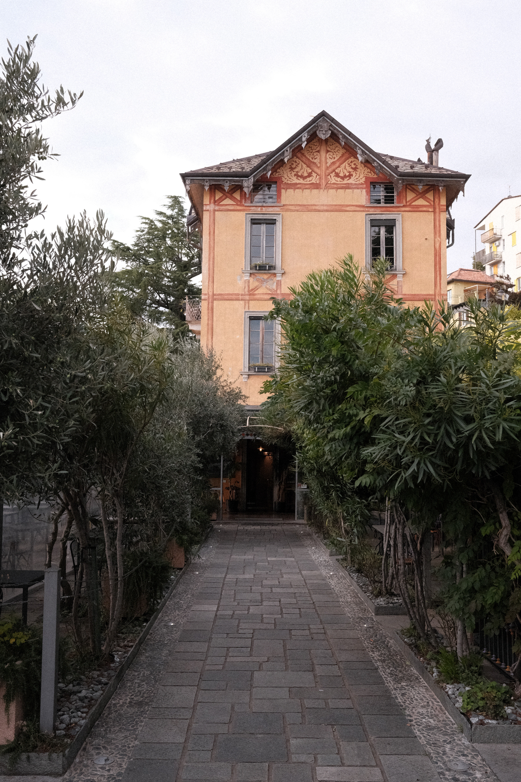 Walkway towards the Bellavista hotel