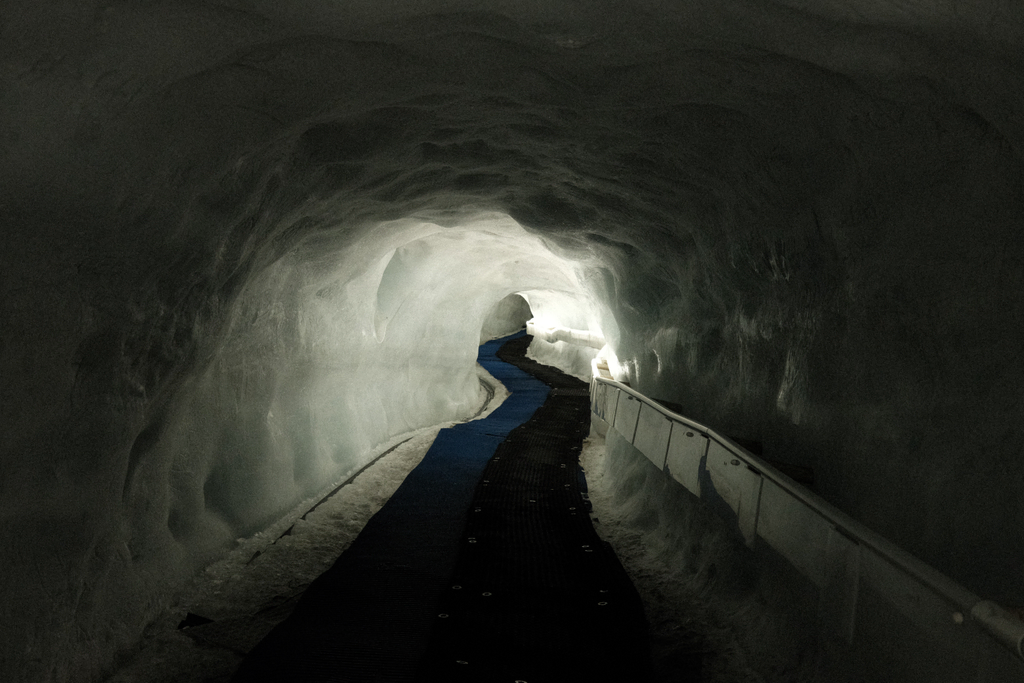 The tunnel to Glacier Palace