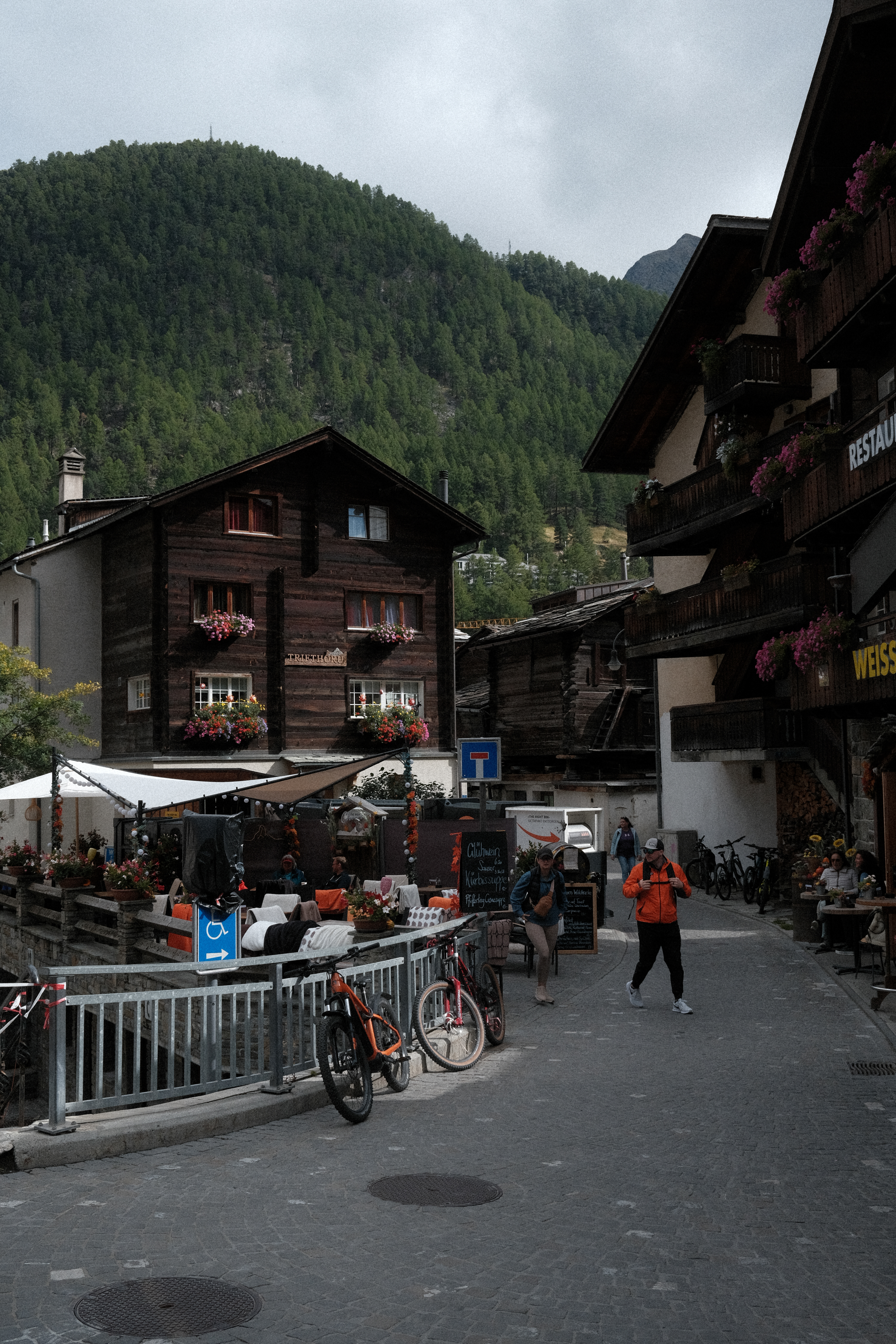 A street-side cafe