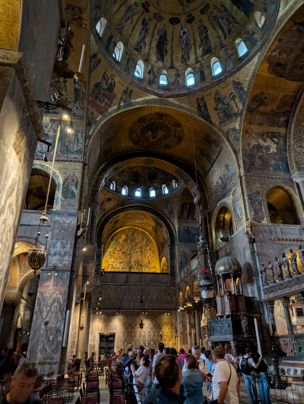 The impressive vaulted ceilings of the Basicila di San Marco